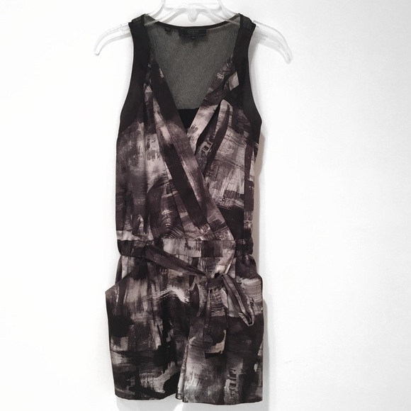 Guess Pants - Guess Black & White Abstract Print Tie Waist Romper – Size XS